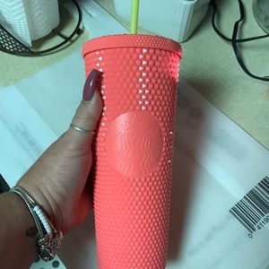 Dragon fruit studded 24 oz